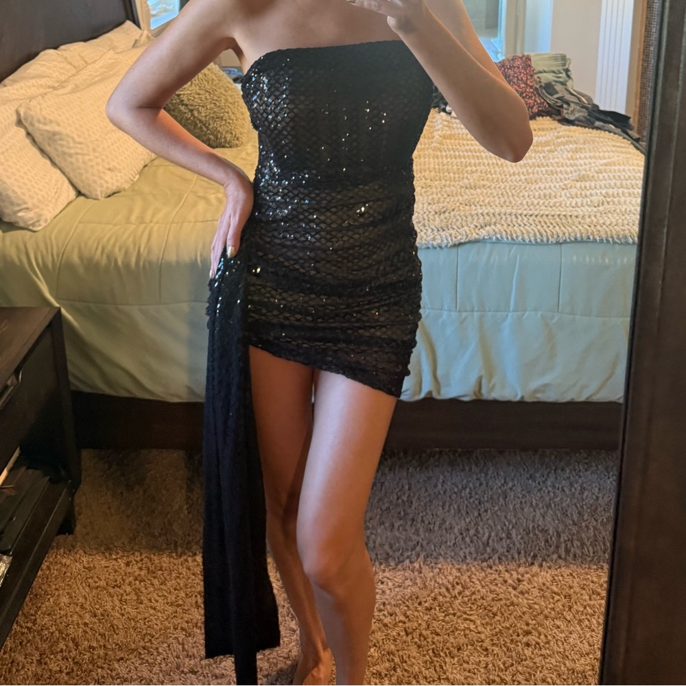 Fashion Nova Black and Tan Sequin Top
